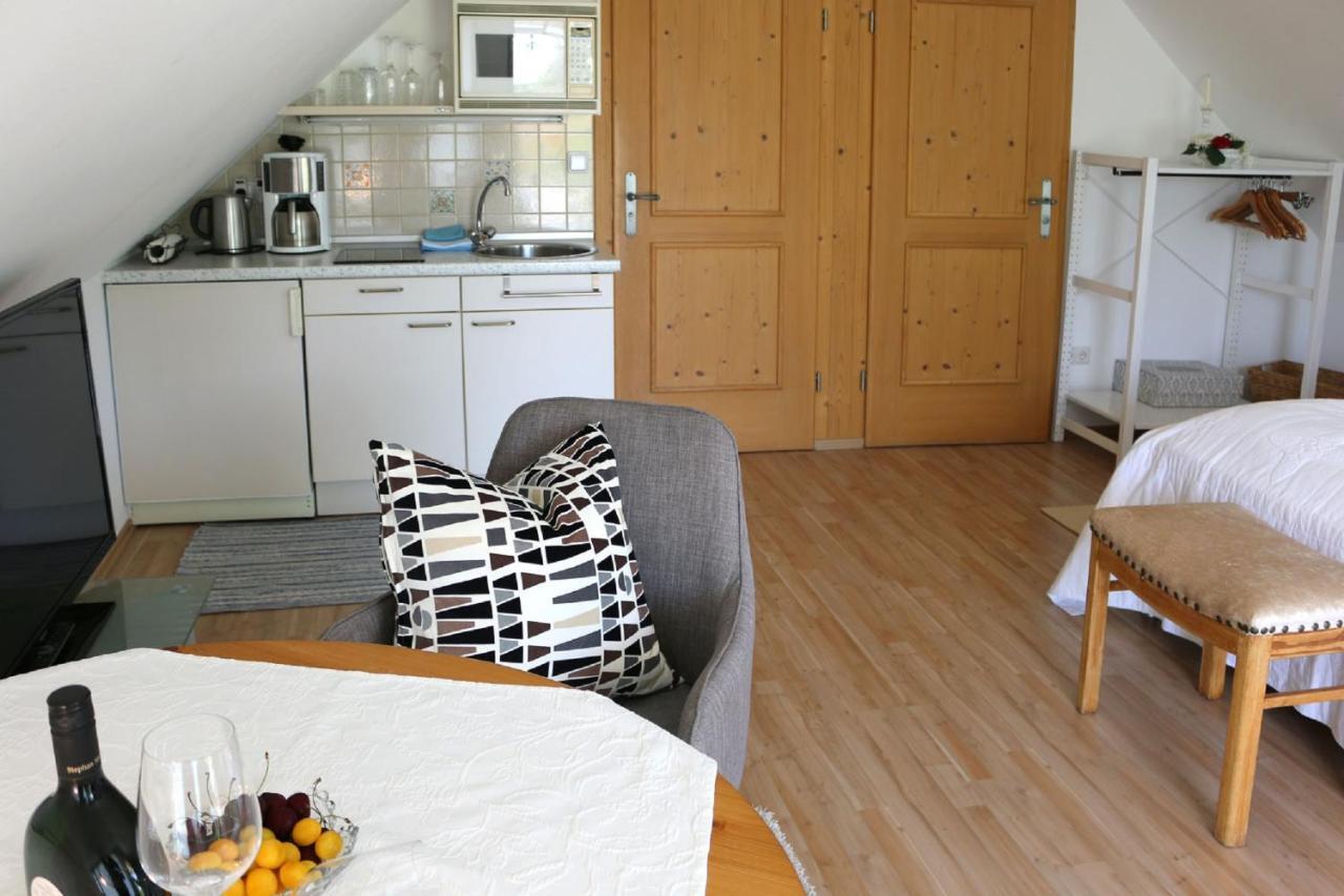 Schmitt Apartment *