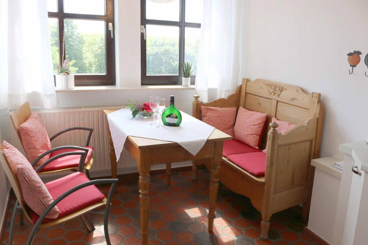Schmitt Apartment *